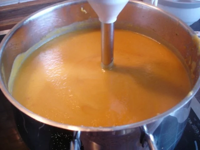 Rezept: Möhren-Kartoffelsuppe mit Einlage Bild Nr. 13 Möhren-Kartoffelsuppe mit Einlage - Rezept - Bild Nr. 13