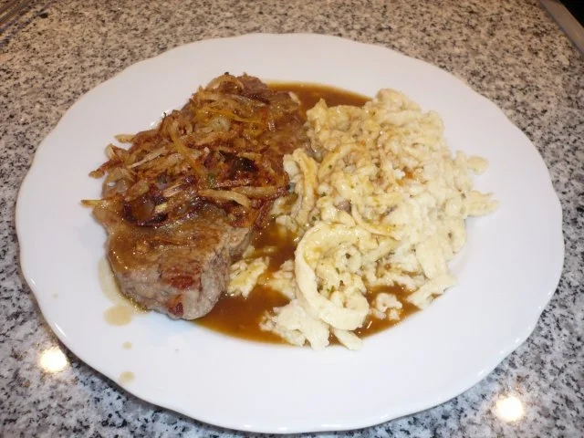 Schwäbischer Zwiebelrostbraten mit Dinkelspätzle - Rezept - Bild Nr. 4