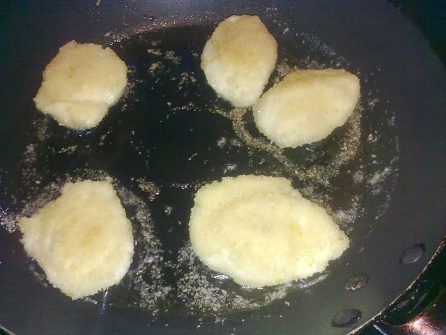 Rezept: Quark-Grieß-Nockerl süß Bild Nr. 3 Quark-Grieß-Nockerl süß - Rezept - Bild Nr. 3