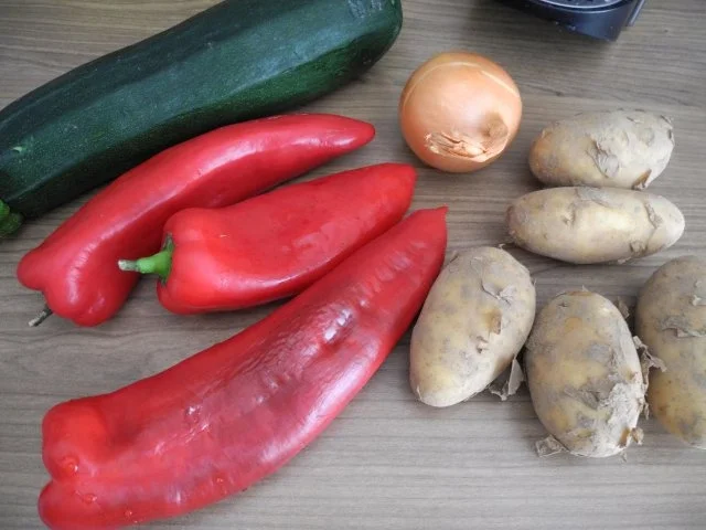 Geflügel : Bunte Gemüsepfanne mit Hähnchenschenkel - Rezept - Bild Nr. 4