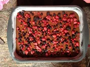 Schokoladentraum mit Beerendecke - Rezept