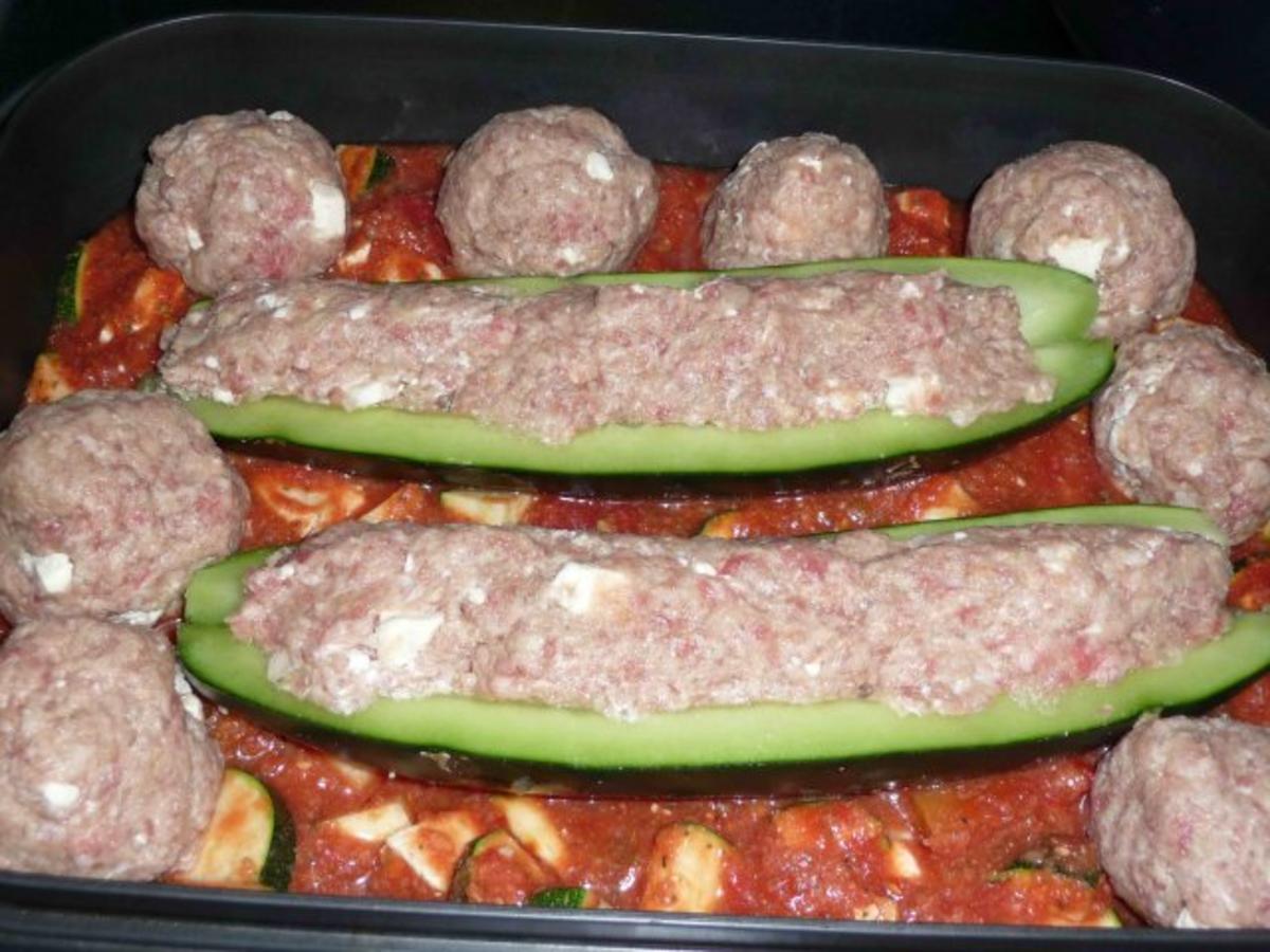 Gefüllte Schmorgurke mit Parmesan überbacken - Rezept - kochbar.de