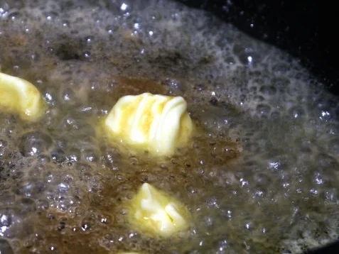 Voatisperifery-Hähnchen auf Tomaten-Aprikosen-Bett - Rezept - Bild Nr. 10