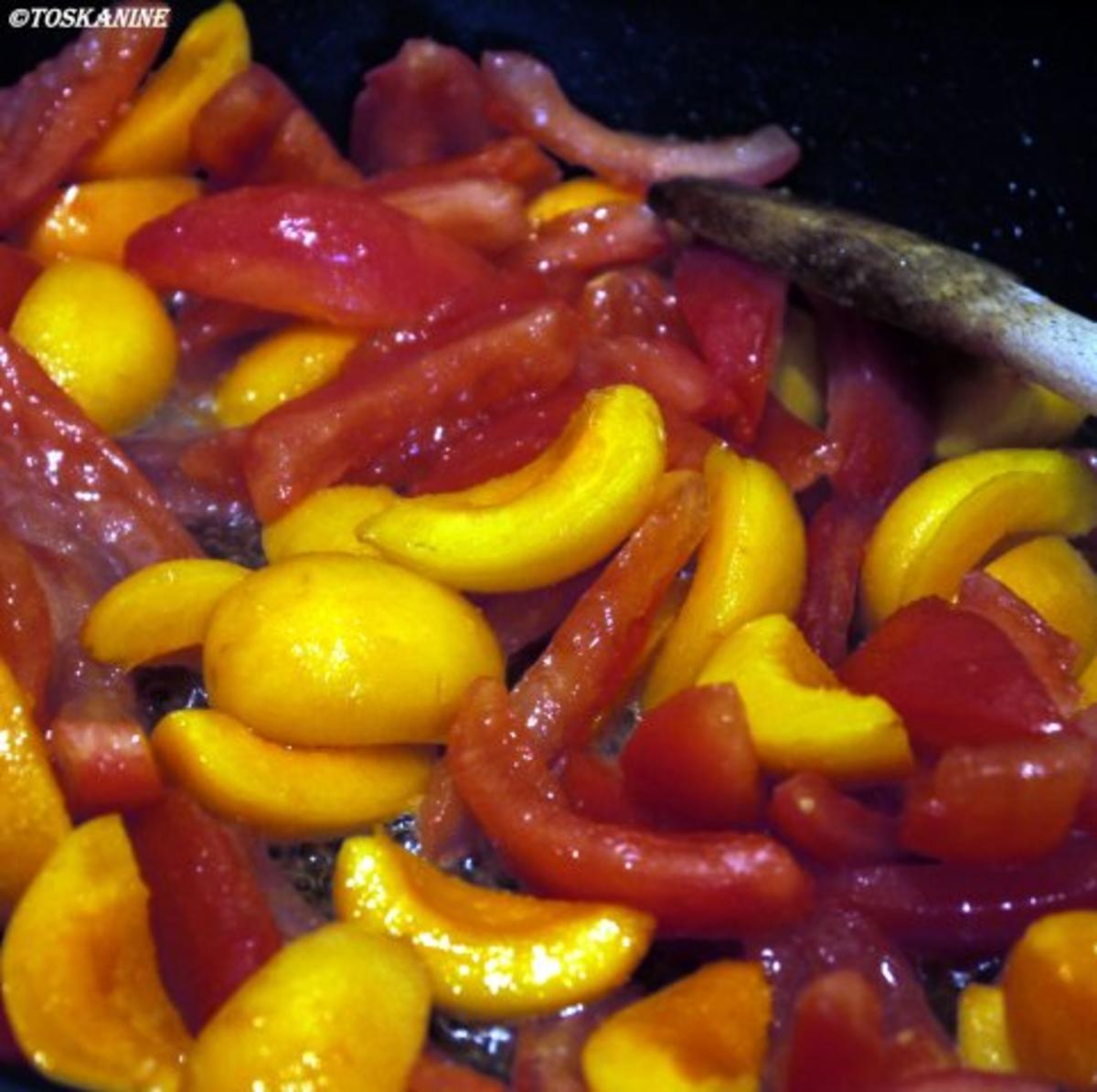 Voatisperifery-Hähnchen auf Tomaten-Aprikosen-Bett - Rezept - Bild Nr. 11