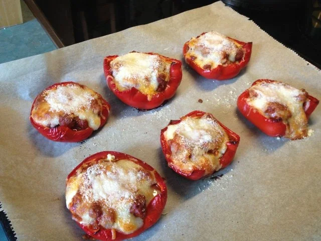 Lasagne-Paprika mit Gartensalat und Cesar Dressing - Rezept - Bild Nr. 2