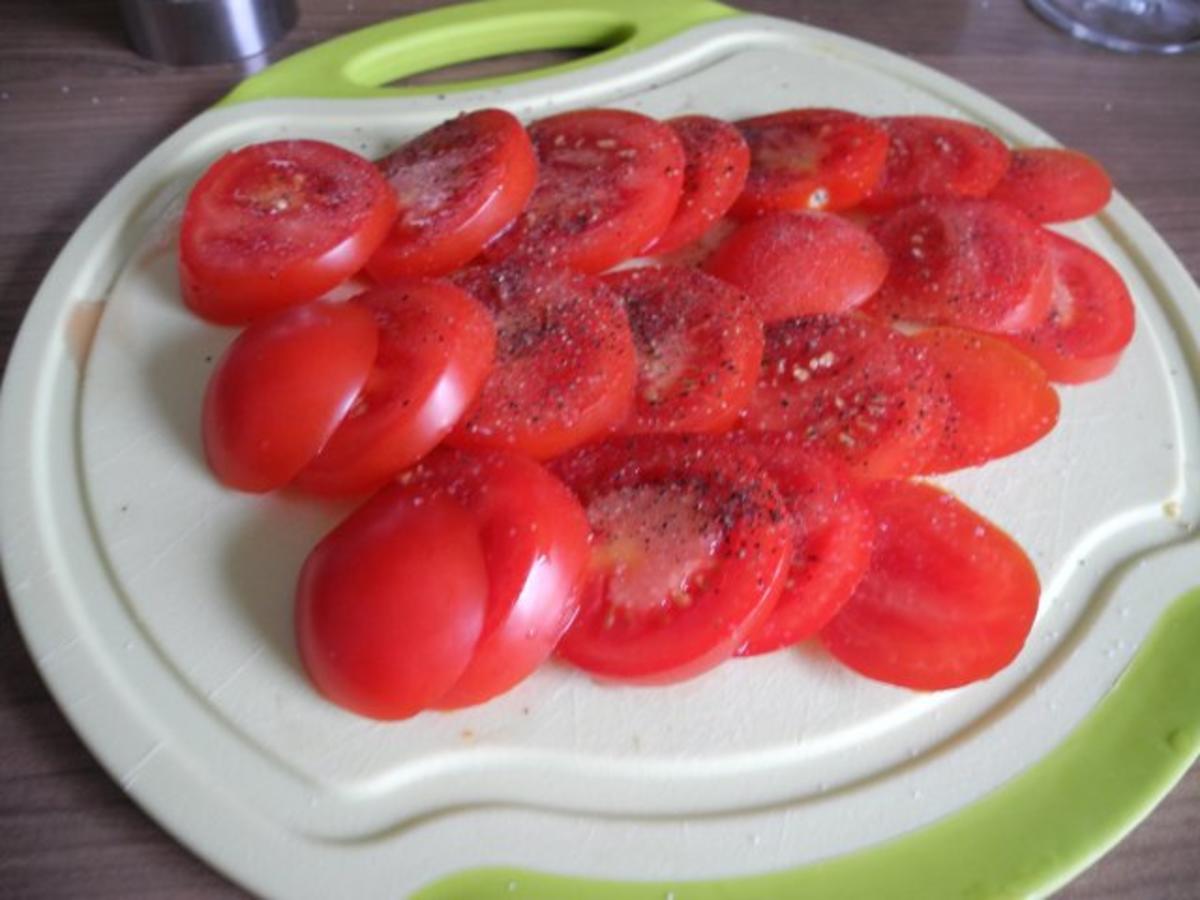 Unter 30 Minuten : Bratkartoffeln mit Knoblauch und Zwiebeln dazu Tomaten - Rezept - Bild Nr. 2