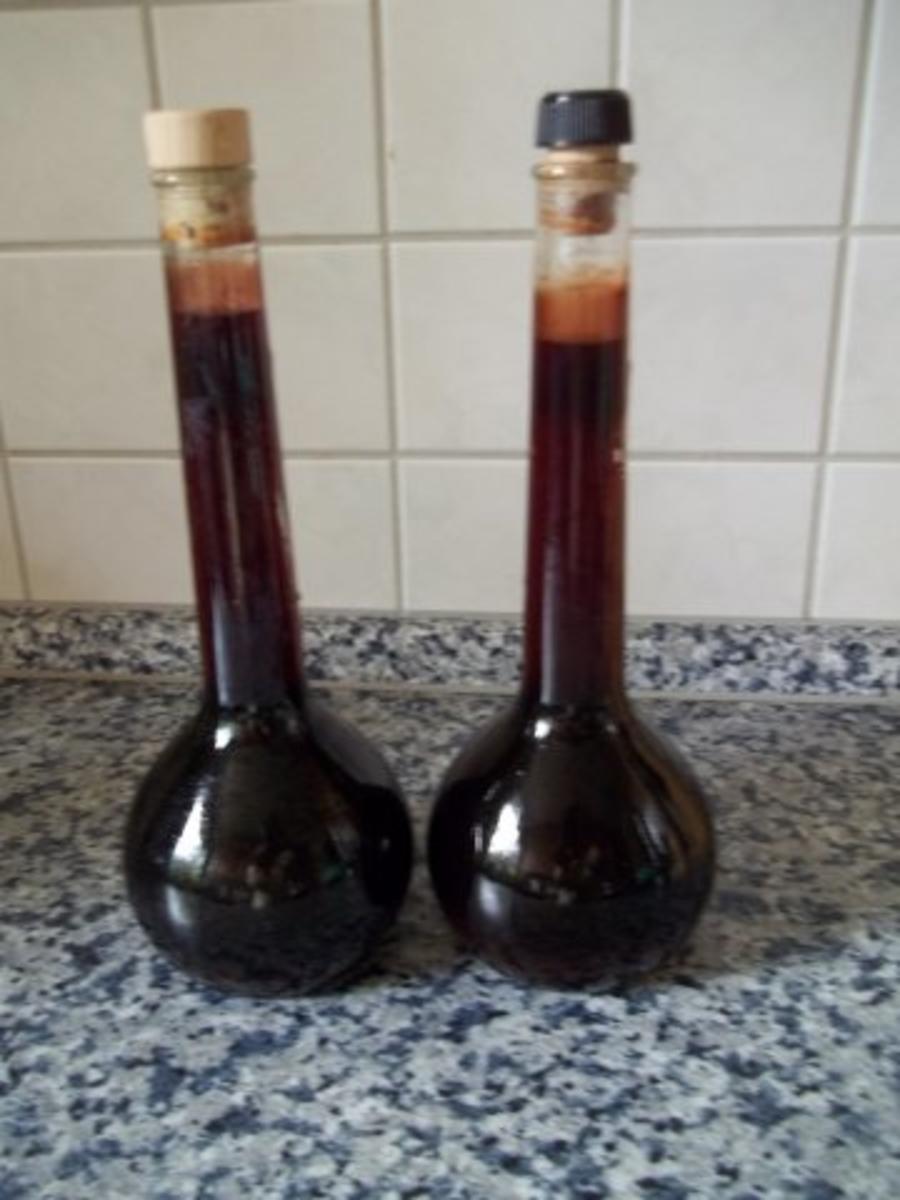 Rotweinessig mit Johannisbeeren - Rezept