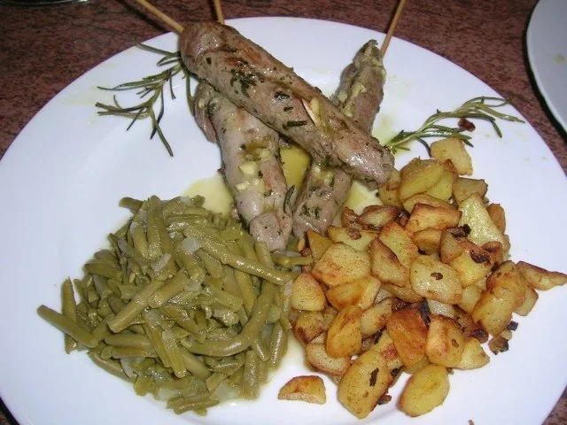 Rezept: Lammfiletspiesse mit grünem Bohnengemüse und Bratkartoffeln Bild Nr. 2 Lammfiletspiesse mit grünem Bohnengemüse und Bratkartoffeln - Rezept - Bild Nr. 2