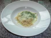 Dinkelspaghetti mit Kräuterschaum - Rezept