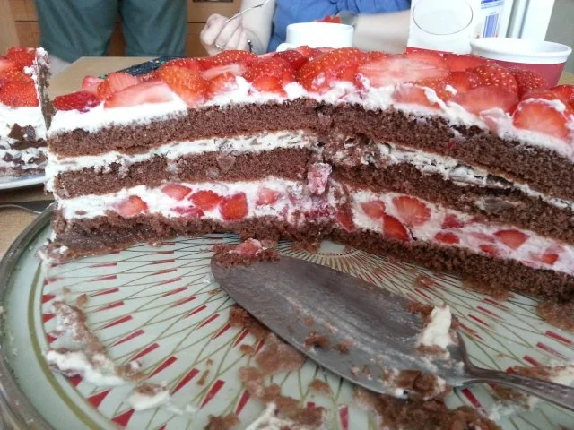 Rezept: Schwarzwälder Erdbeertorte Bild Nr. 3 Schwarzwälder Erdbeertorte - Rezept - Bild Nr. 3