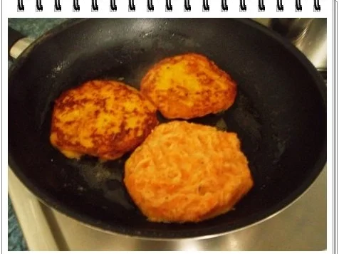 Kohlrabi-Möhre Puffer mit Baby Möhren und Kartoffelbällchen dazu - Rezept - Bild Nr. 14