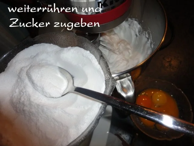 cremige Johannisbeer / Ribisel Würfel - Rezept - Bild Nr. 4