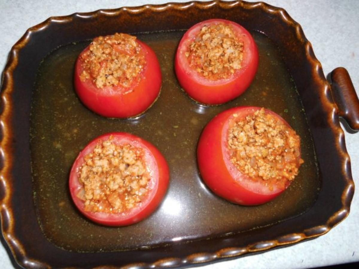 Gefüllte Fleischtomaten - Rezept mit Bild - kochbar.de