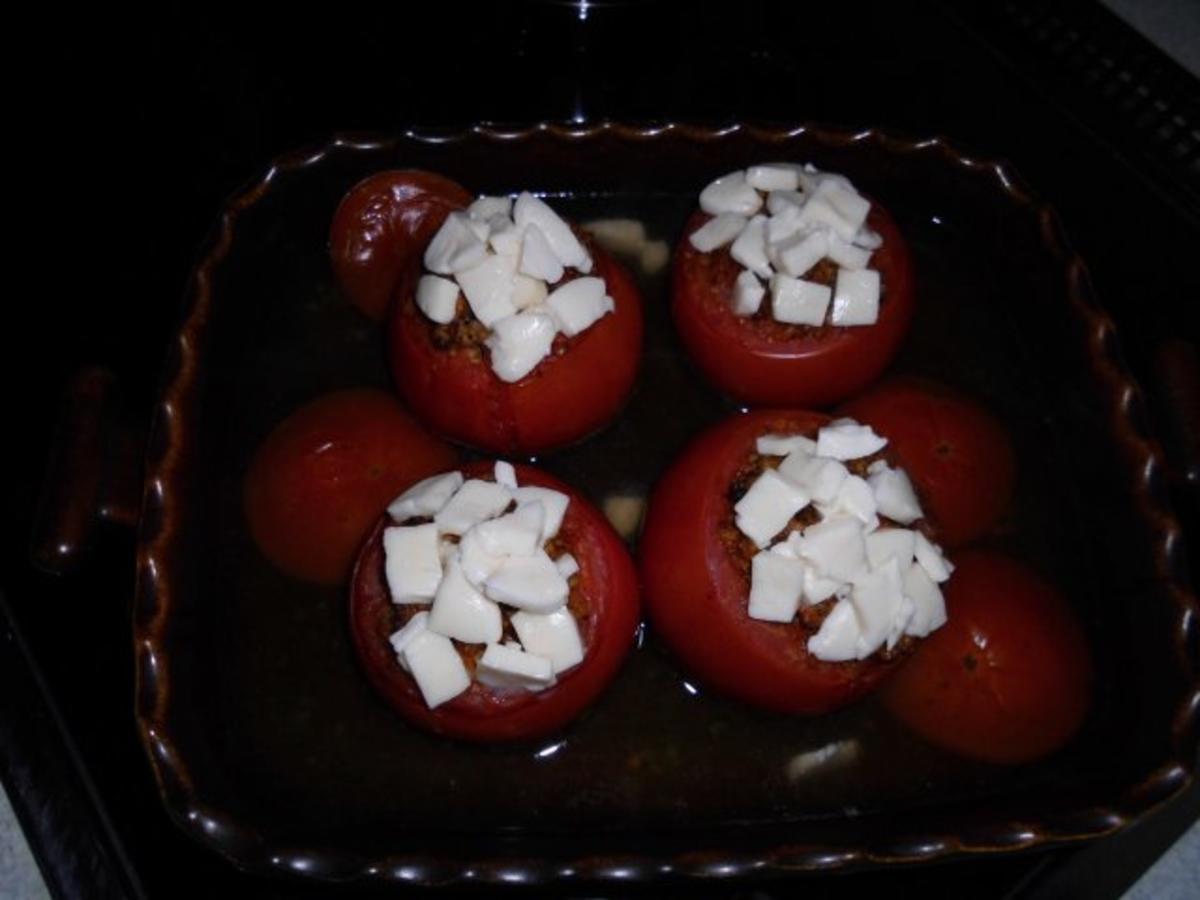 Gefüllte Fleischtomaten - Rezept mit Bild - kochbar.de