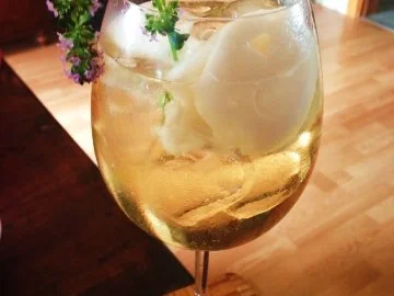 Rezept: Prosecco mit Zitronensorbet Bild Nr. 2 Prosecco mit Zitronensorbet - Rezept - Bild Nr. 2