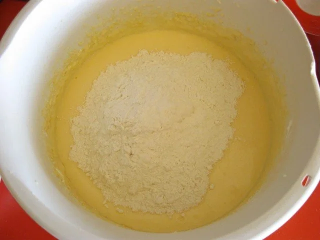 Gugelhupf mit Schmand und Waldheidelbeeren - Rezept - Bild Nr. 6