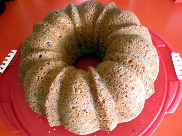 Gugelhupf mit Schmand und Waldheidelbeeren - Rezept - Bild Nr. 11