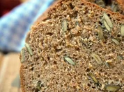 Rucki-Zucki Dinkelvollkornbrot mit Kürbiskernen - Rezept