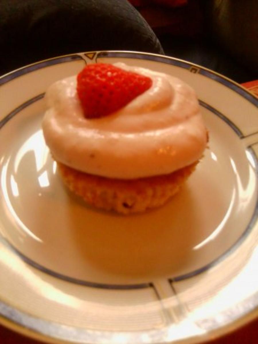 Erdbeer Cupcakes / Muffins - Rezept - Bild Nr. 2