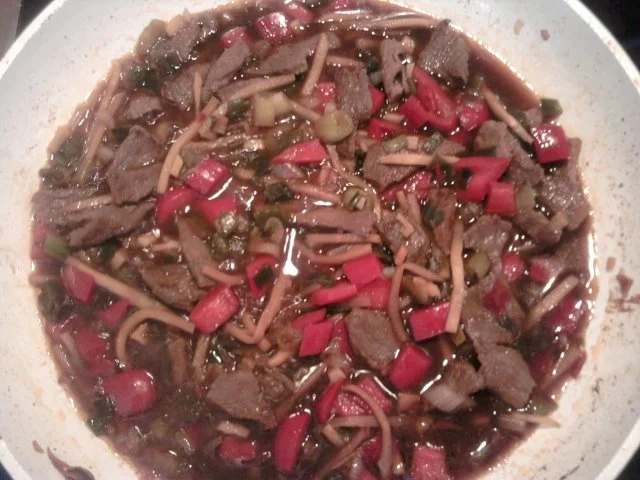 Rezept: "Gebratenes Rindfleisch Sambal" mit verschiedenem Gemüse Bild Nr. 5 "Gebratenes Rindfleisch Sambal" mit verschiedenem Gemüse - Rezept - Bild Nr. 5