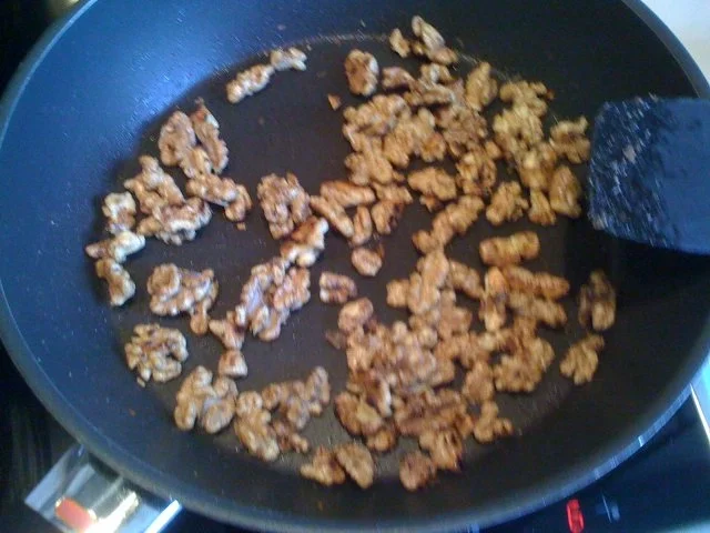 Rezept: Leo´s Walnuss-Sesam-Dip Bild Nr. 3 Leo´s Walnuss-Sesam-Dip - Rezept - Bild Nr. 3