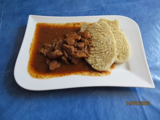 Kochen: Gulasch vom Schwein mit Pilzen - Rezept