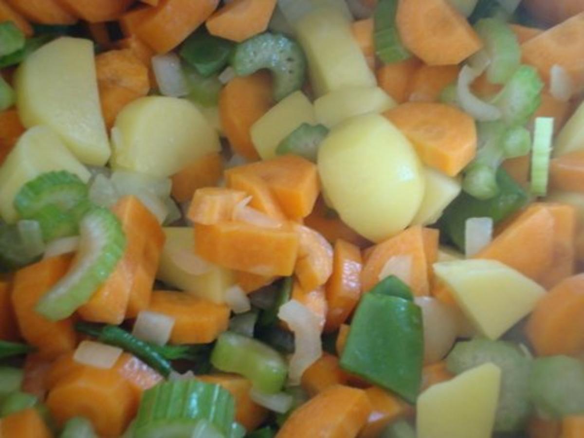 leichte Gemüsesuppe auf Tomatenbasis - Rezept - Bild Nr. 6
