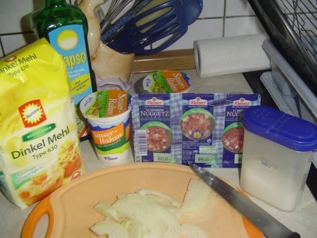 Rezept: Flammkuchen Bild Nr. 2 Flammkuchen - Rezept - Bild Nr. 2