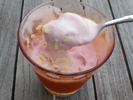 Erdbeereiscreme fluffig (EisdielenQualität) - Rezept - Bild Nr. 10