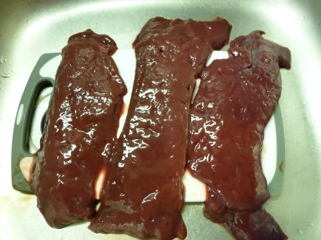 Leber, mariniert, paniert, gewokt und mit Salat - Rezept - Bild Nr. 2