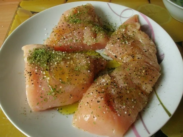 Rezept: Hähnchenbrustfilet in Kräutersauce und Kohlrabi-Erbsengemüse Bild Nr. 8 Hähnchenbrustfilet in Kräutersauce und Kohlrabi-Erbsengemüse - Rezept - Bild Nr. 8