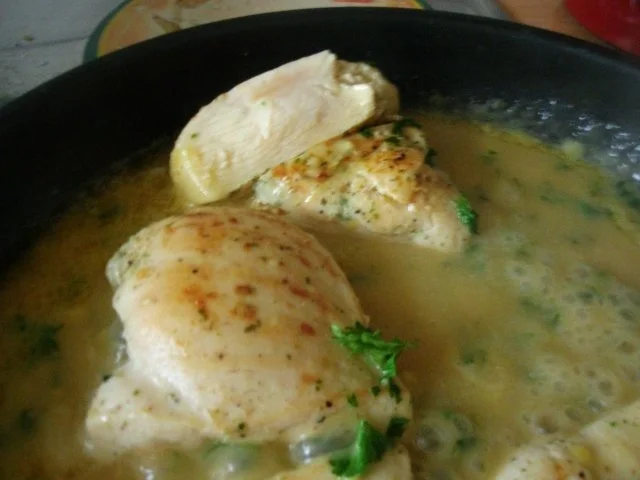 Rezept: Hähnchenbrustfilet in Kräutersauce und Kohlrabi-Erbsengemüse Bild Nr. 11 Hähnchenbrustfilet in Kräutersauce und Kohlrabi-Erbsengemüse - Rezept - Bild Nr. 11