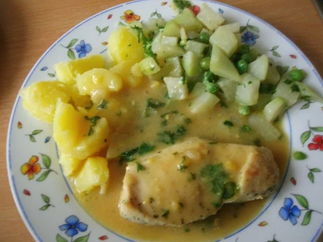 Rezept: Hähnchenbrustfilet in Kräutersauce und Kohlrabi-Erbsengemüse Bild Nr. 16 Hähnchenbrustfilet in Kräutersauce und Kohlrabi-Erbsengemüse - Rezept - Bild Nr. 16