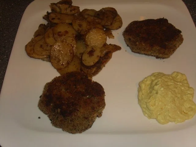 Rezept: Fischfrikadellen mit Bratkartoffeln Fischfrikadellen mit Bratkartoffeln - Rezept