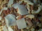 Rezept: Nudeln mit scharfer Thunfisch-Tomaten-Soße Nudeln mit scharfer Thunfisch-Tomaten-Soße - Rezept