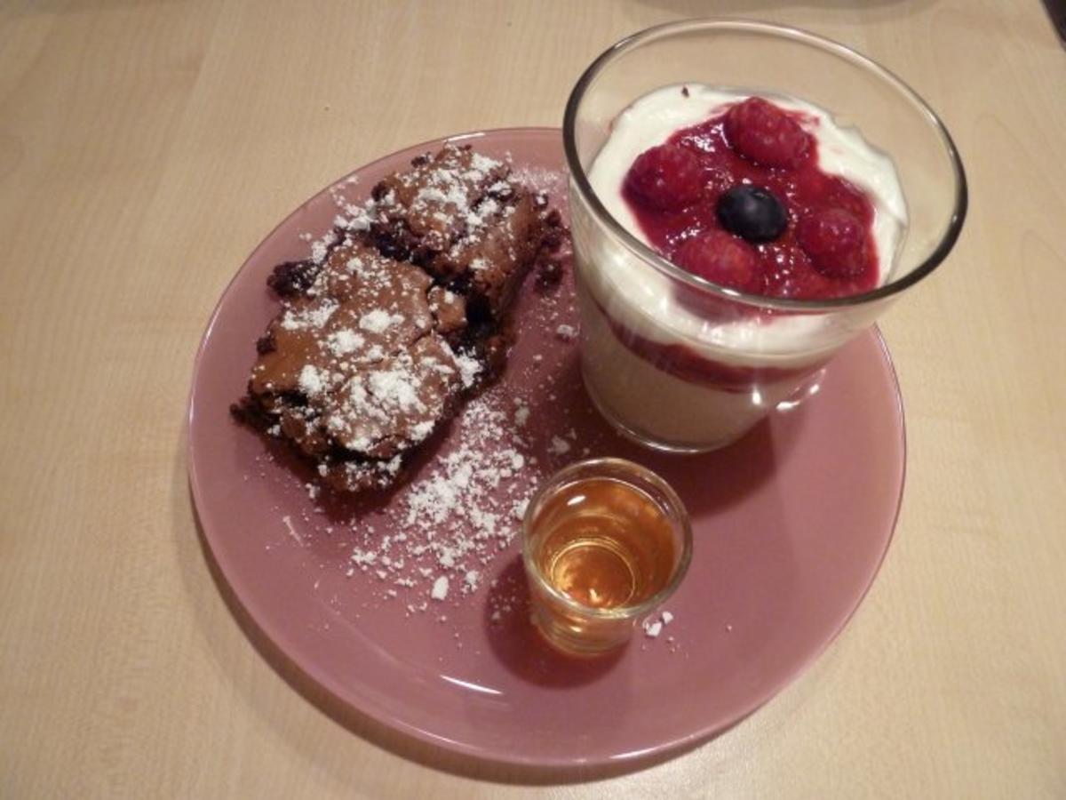 Schokotraum mit Beeren auf Wolke 7 - Rezept - kochbar.de