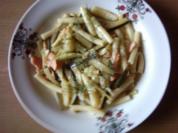 Pasta Maccaroni mit Lachs und Zucchini - Rezept