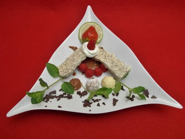 Rezept: Mohnparfait mit Pralinensoße Mohnparfait mit Pralinensoße - Rezept