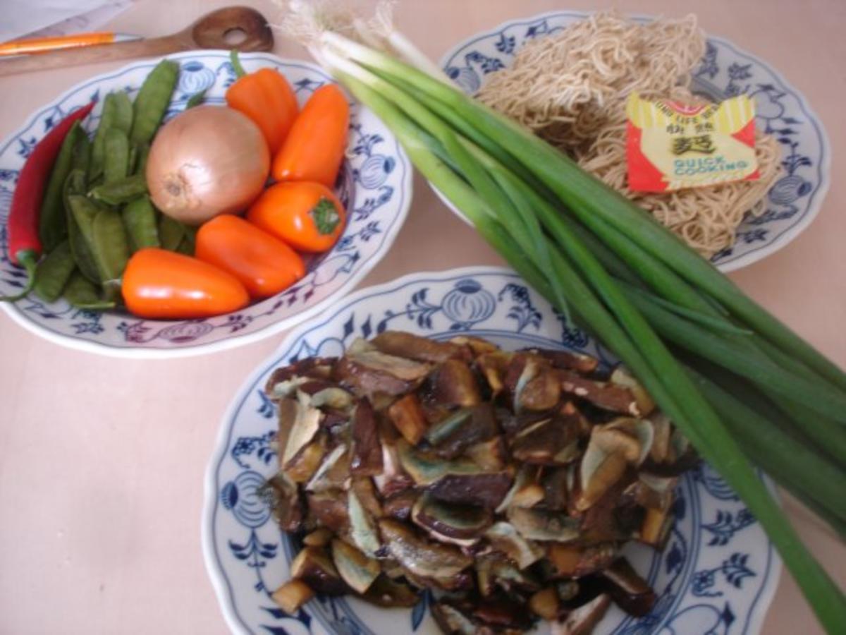 Chinesische Mie-Nudeln mit Pilz-Gemüsemischung - Rezept - Bild Nr. 2