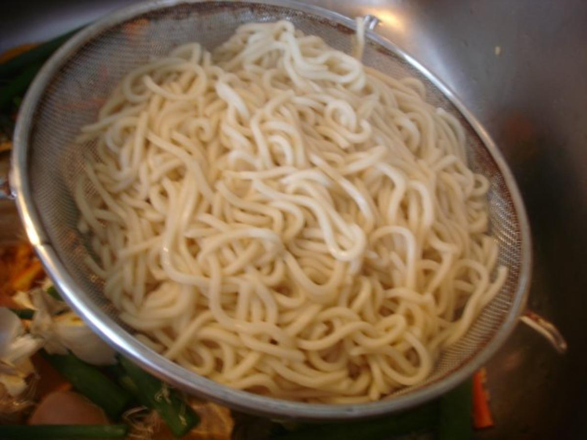 Chinesische Mie-Nudeln mit Pilz-Gemüsemischung - Rezept - Bild Nr. 3
