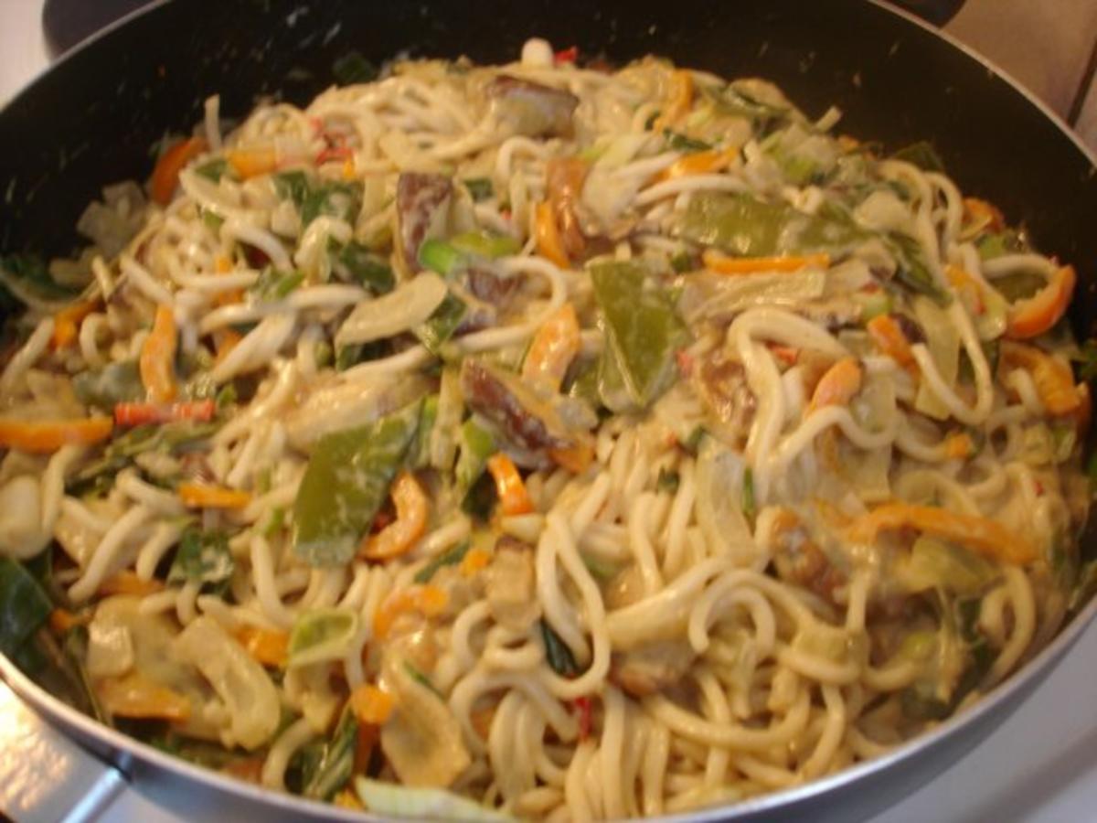 Chinesische Mie-Nudeln mit Pilz-Gemüsemischung - Rezept - Bild Nr. 11