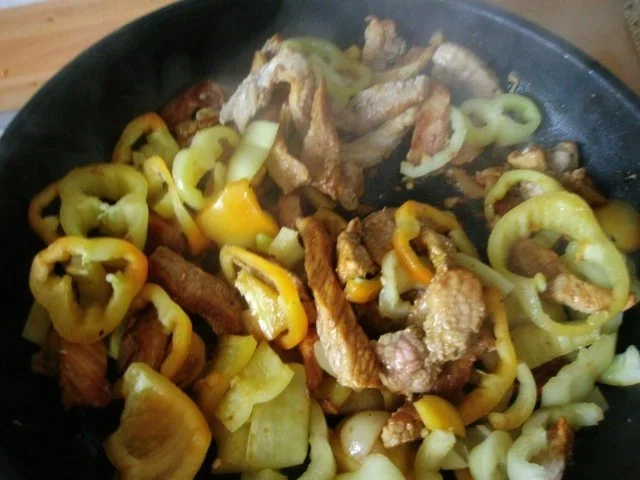 Schweinefleischpfanne mit Paprika - Rezept - Bild Nr. 5