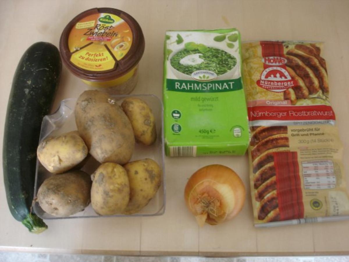 Nürnberger Rostbratwürste mit Rahm Spinat und Zucchini-Kartoffelstampf - Rezept - Bild Nr. 2