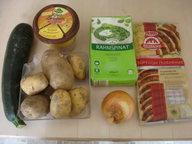 Nürnberger Rostbratwürste mit Rahm Spinat und Zucchini-Kartoffelstampf - Rezept - Bild Nr. 2