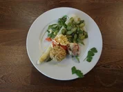 Variationen vom Ziegenkäse an lauwarmen Spargelsalat - Rezept