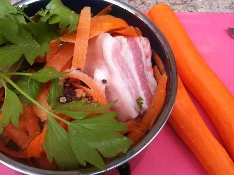 Rezept: Karotten Eintopf mit Schweinebauch "wie bei Muttern" Bild Nr. 3 Karotten Eintopf mit Schweinebauch "wie bei Muttern" - Rezept - Bild Nr. 3