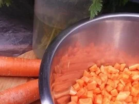 Rezept: Karotten Eintopf mit Schweinebauch "wie bei Muttern" Bild Nr. 5 Karotten Eintopf mit Schweinebauch "wie bei Muttern" - Rezept - Bild Nr. 5