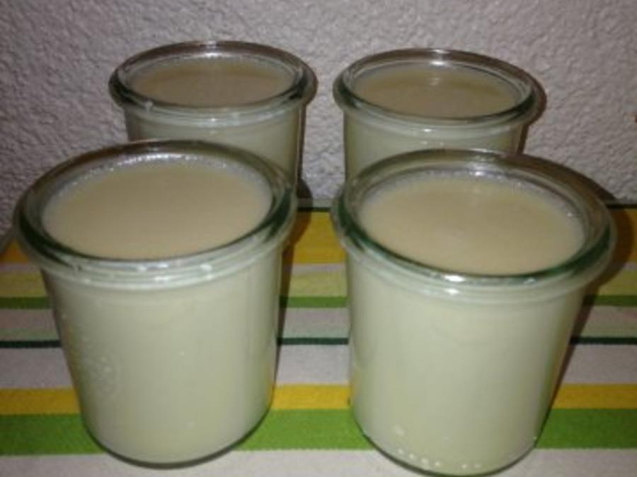 Kokos-Weisse -Schokoladen Panna Cotta mit Rum - Rezept - kochbar.de