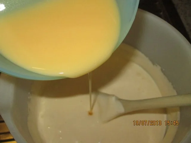 Eierlikörparfait mit Heidelbeeren und Himbeerpüree - Rezept - Bild Nr. 7