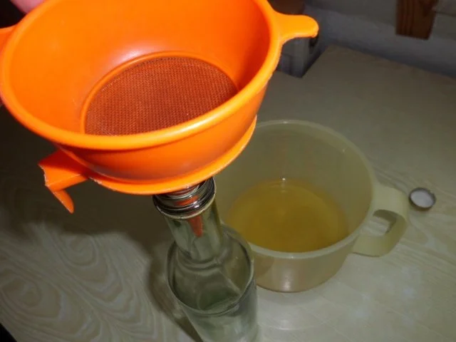 Liköre: Rhabarberlikör mit Vanille - Rezept - Bild Nr. 7